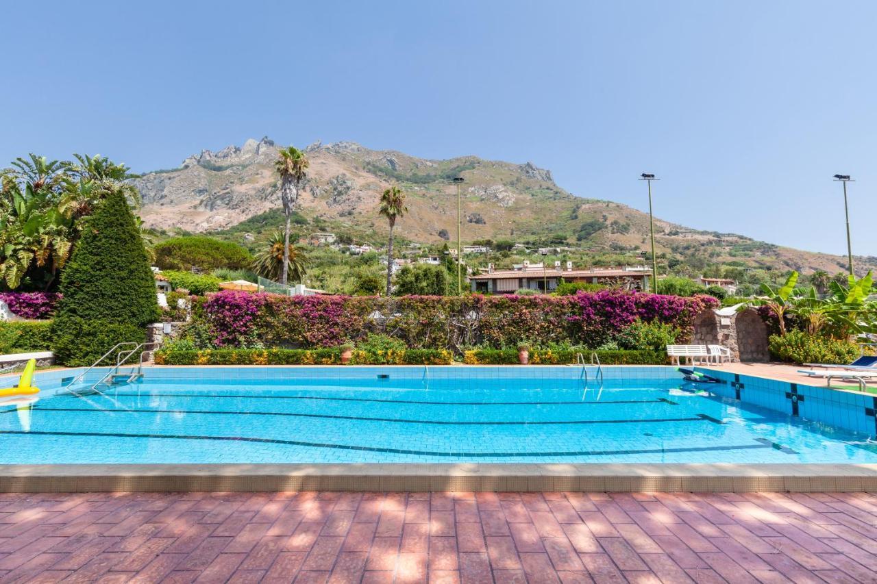 Forio di Ischia Villetta Con Giardino Esclusivo Di 1000 Mq, Piscina, Tennis, Calcio, Bocce מראה חיצוני תמונה