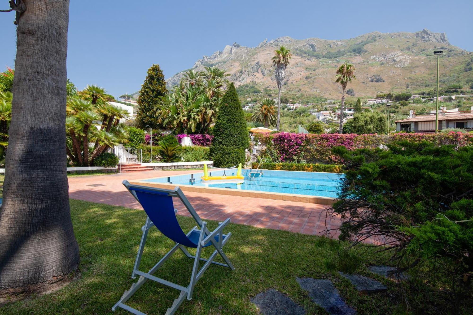 Forio di Ischia Villetta Con Giardino Esclusivo Di 1000 Mq, Piscina, Tennis, Calcio, Bocce מראה חיצוני תמונה